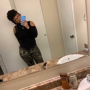 Meet your Posher, Adrian